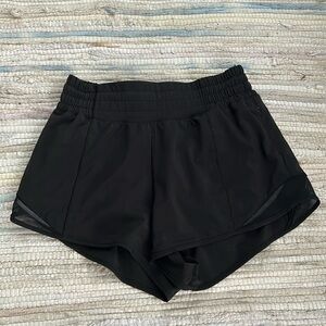 Lululemon hotty hot black shorts low rise
